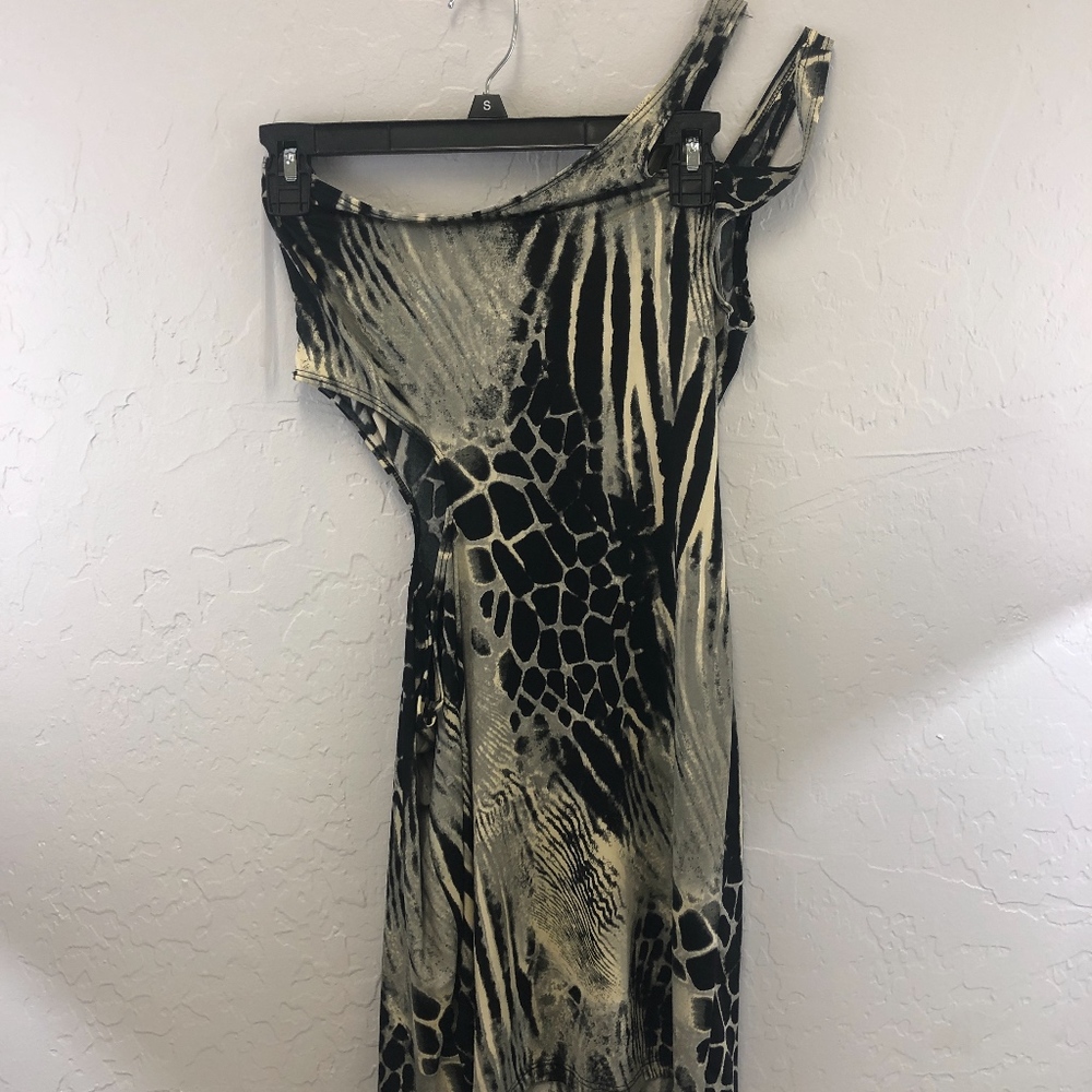 Women's *New* and gently used apparel.